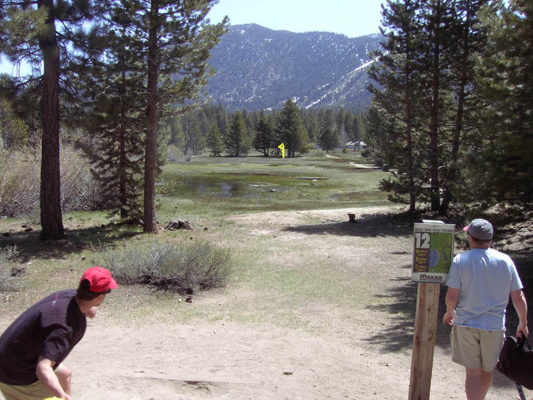 Disc golf water hole